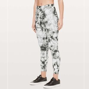 NWOT Lululemon Wunder Under Hi-Rise 7/8 Tight Full-On Luxtreme. White, Grey. 6.